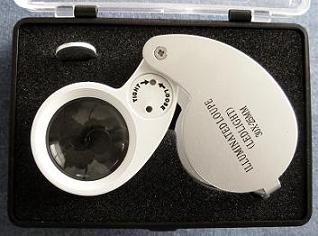 Lighted 30x Loupe in Fitted Case